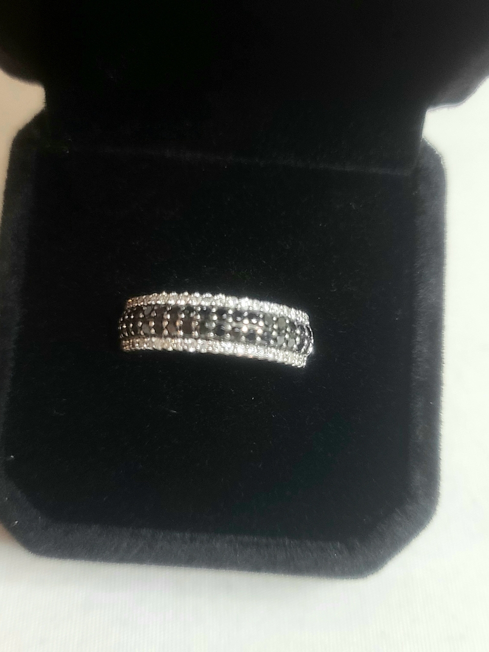 14K Solid White Gold Black White Diamonds Multi Row Pave Band Ring 4.28 Grams